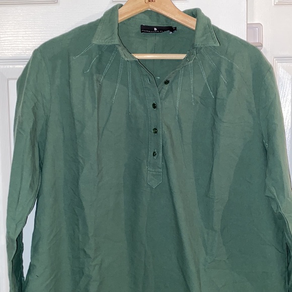 Green Polly Dress
POMANDER PLACE - Picture 12 of 16